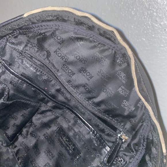 Micheal Kors leather black backpack - Picture 6 of 7